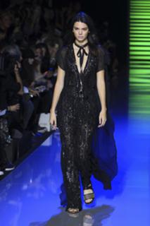 Kendall Jenner feet photo thumbnail
