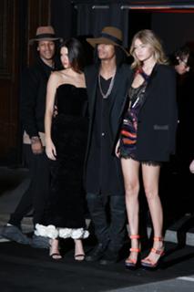 Kendall Jenner feet photo thumbnail