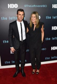 Jennifer Aniston feet photo thumbnail