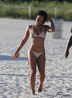 Christina Milian feet photo thumbnail