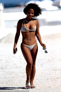 Christina Milian feet photo thumbnail