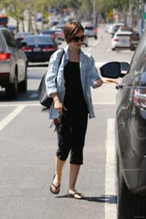 Lily Collins feet photo thumbnail