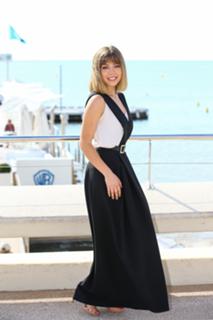 Jennette McCurdy feet photo thumbnail