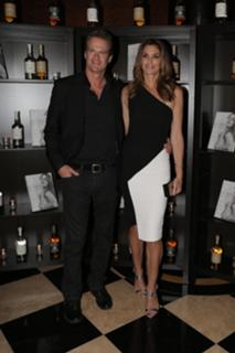 Cindy Crawford feet photo thumbnail