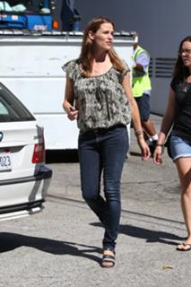 Jennifer Garner feet photo thumbnail