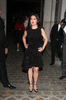 Salma Hayek feet photo thumbnail