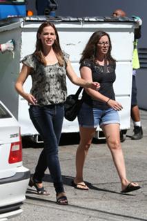 Jennifer Garner feet photo thumbnail