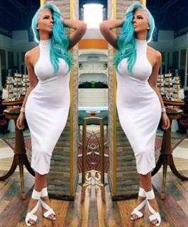 Jelena Karleusa feet photo thumbnail
