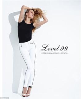 Petra Nemcova feet photo thumbnail
