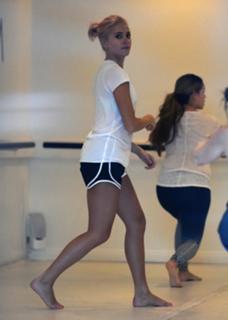 Pixie Lott feet photo thumbnail