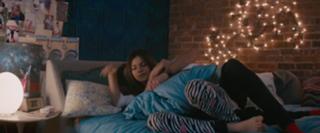Victoria Justice feet photo thumbnail