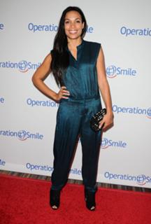 Rosario Dawson feet photo thumbnail