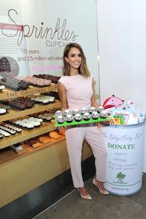 Jessica Alba feet photo thumbnail