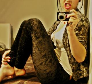 Ewa Farna feet photo thumbnail