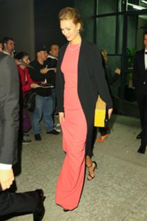 Karlie Kloss feet photo thumbnail
