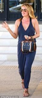 Cat Deeley feet photo thumbnail