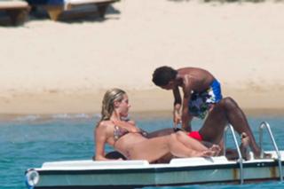Heidi Klum feet photo thumbnail