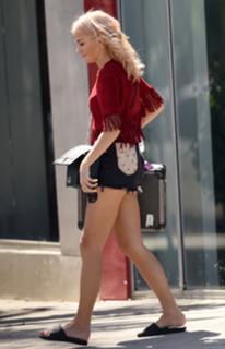 Pixie Lott feet photo thumbnail