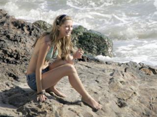 Mischa Barton feet photo thumbnail