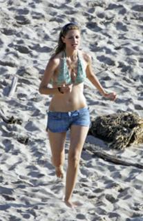 Mischa Barton feet photo thumbnail