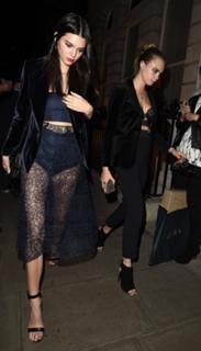 Kendall Jenner feet photo thumbnail