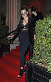 Cara Delevingne feet photo thumbnail