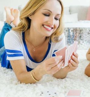 Giada De Laurentiis feet photo thumbnail