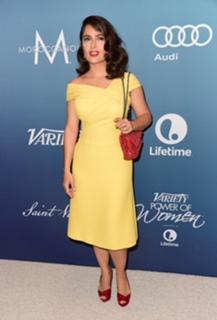Salma Hayek feet photo thumbnail