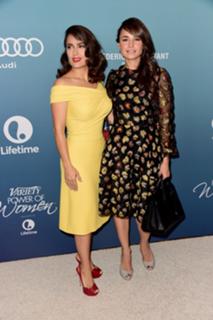 Salma Hayek feet photo thumbnail