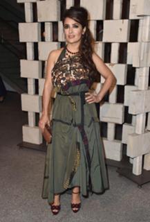 Salma Hayek feet photo thumbnail