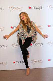 Thalía feet photo thumbnail
