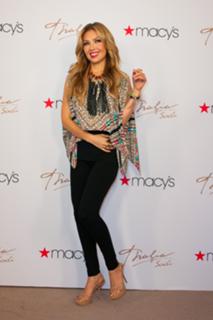 Thalía feet photo thumbnail