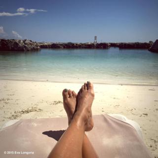 Eva Longoria feet photo thumbnail