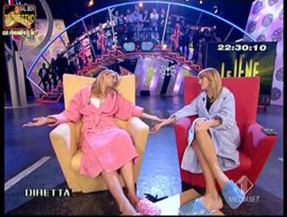 Ilary Blasi feet photo thumbnail