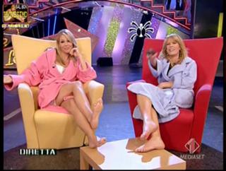 Ilary Blasi feet photo thumbnail