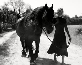 Doutzen Kroes feet photo thumbnail