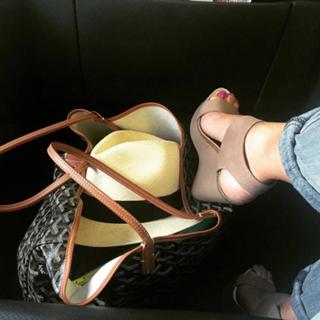 Julie Benz feet photo thumbnail