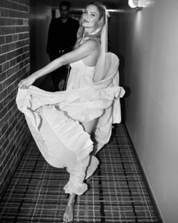 Bar Refaeli feet photo thumbnail