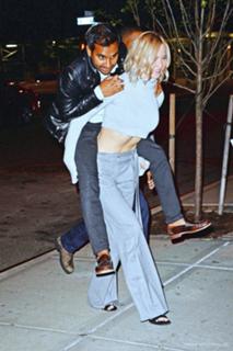 Jennifer Lawrence feet photo thumbnail