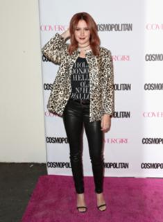 Ashley Tisdale feet photo thumbnail