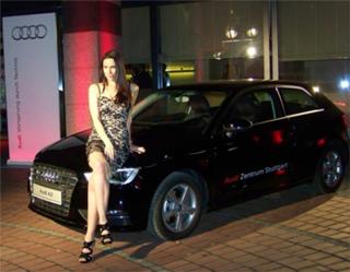 Esther Sedlaczek feet photo 3