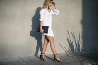 Camila Morrone feet photo thumbnail