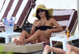 Eva Longoria feet photo thumbnail