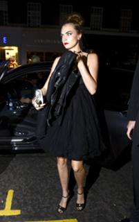 Cara Delevingne feet photo thumbnail