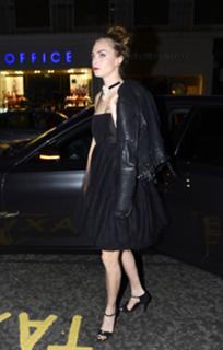 Cara Delevingne feet photo thumbnail