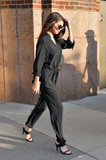 Selena Gomez feet photo thumbnail