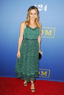 Alicia Silverstone feet photo thumbnail