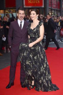 Rachel Weisz feet photo thumbnail