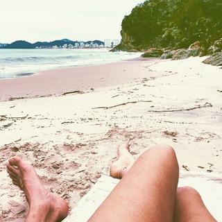 Bruna Marquezine feet photo thumbnail