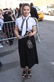 Alyssa Milano feet photo thumbnail